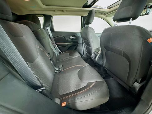Used 2016 Jeep Cherokee 75th Anniversary AWD/4WD image 32