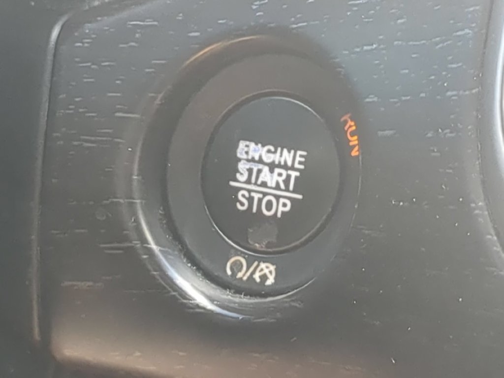Used 2018 Jeep Grand Cherokee Altitude AWD/4WD image 20