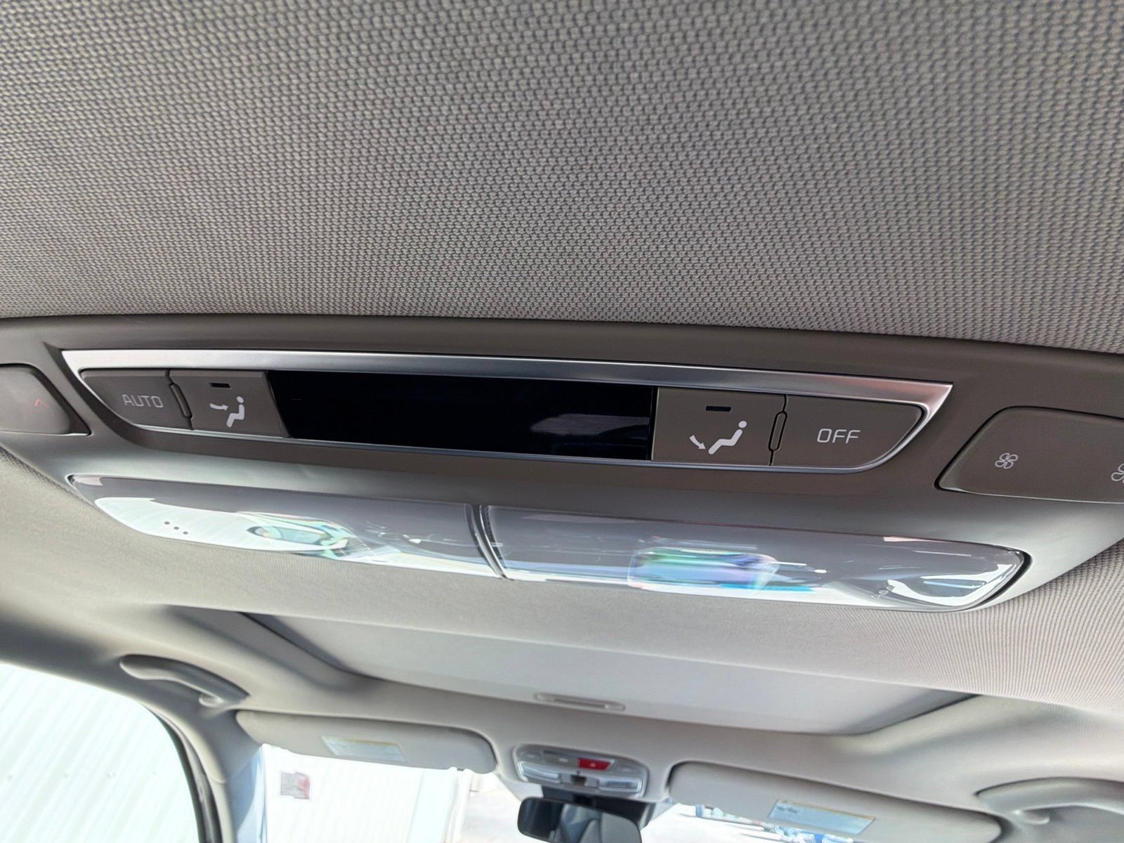Used 2025 Kia Telluride S AWD/4WD image 11