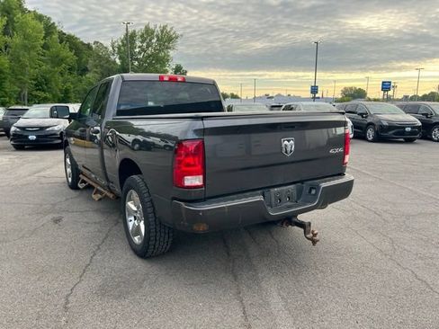 Used 2018 RAM 1500 Express w/ Express Value Package AWD/4WD image 4