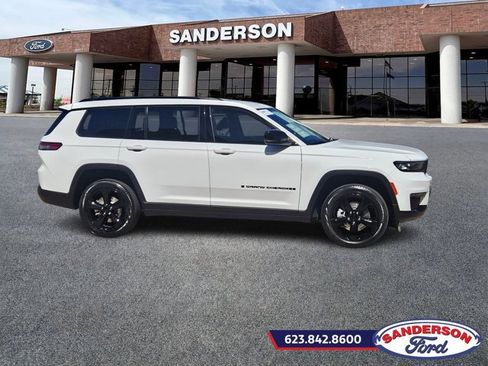 Used 2023 Jeep Grand Cherokee L Limited w/ Black Appearance Package image 2