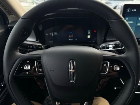 New 2026 Lincoln Corsair Premiere image 37