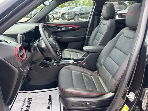 Used 2025 Chevrolet TrailBlazer RS w/ Convenience Package AWD/4WD image 17