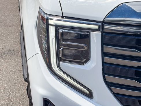 Used 2023 GMC Sierra 1500 AT4 w/ Technology Package image 7