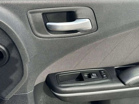 Used 2019 Dodge Charger SXT image 28