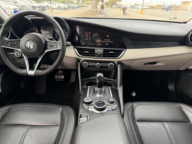 Used 2019 Alfa Romeo Giulia w/ Quick Order Package 22K Sport RWD image 24