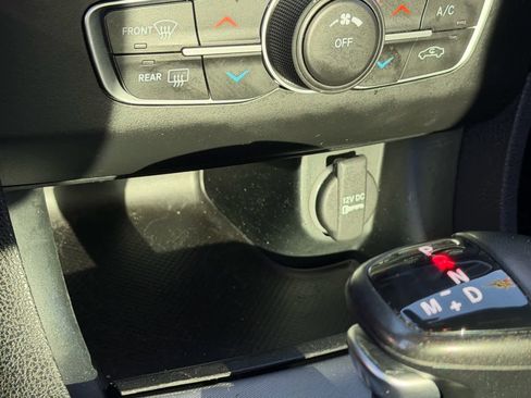 Used 2022 Dodge Charger SXT image 23