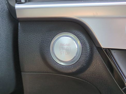 Used 2025 Kia Telluride S FWD image 29