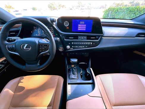 Used 2024 Lexus ES 350 w/ Premium Package image 16