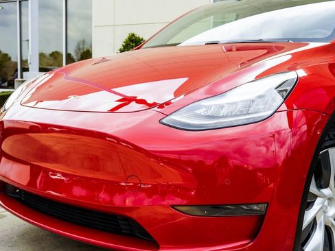 Used 2021 Tesla Model Y Long Range image 2