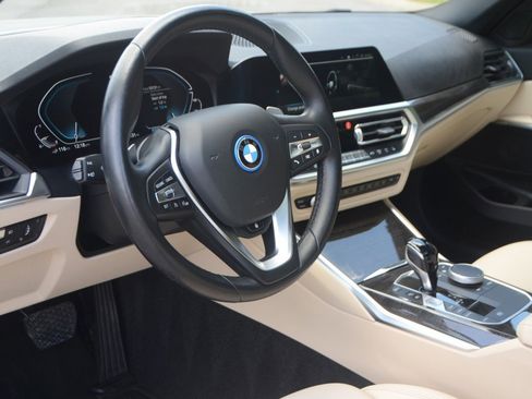 Used 2022 BMW 330e w/ Premium Package RWD image 17