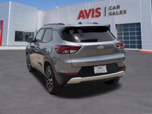 Used 2025 Chevrolet TrailBlazer LT AWD/4WD image 9