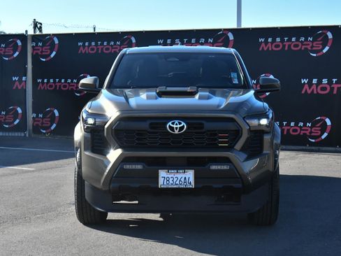 Used 2024 Toyota Tacoma TRD Sport image 2