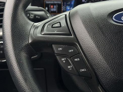 Certified 2022 Ford Edge SE w/ Black Appearance Package image 16