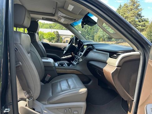 Used 2020 GMC Yukon Denali w/ Denali Premium Package RWD image 54