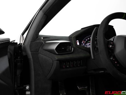 Used 2022 Lamborghini Huracan STO RWD image 31