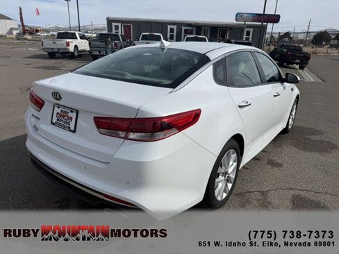 Used 2018 Kia Optima LX w/ 17" Alloy Wheels Package image 7