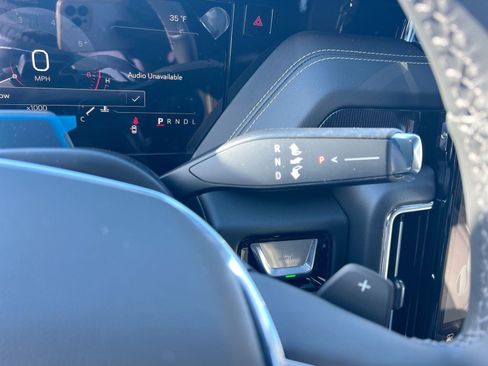 New 2026 GMC Yukon Elevation image 19