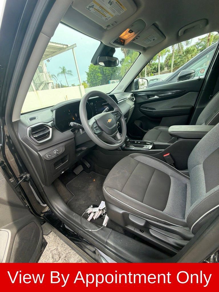 Used 2025 Chevrolet TrailBlazer LT AWD/4WD image 5