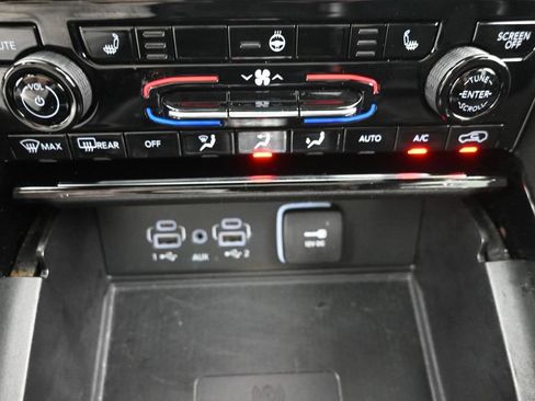 Used 2023 Jeep Grand Cherokee Altitude AWD/4WD image 21