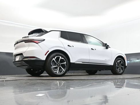 New 2025 Chevrolet Equinox EV LT FWD image 43