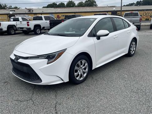 Used 2021 Toyota Corolla LE image 9