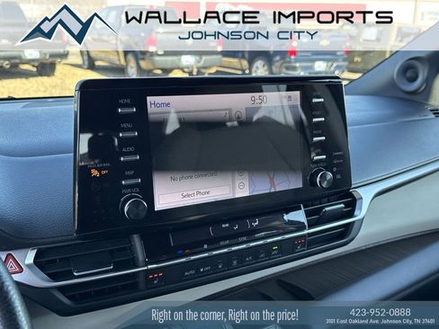 Used 2021 Toyota Sienna XLE w/ XLE Plus Package image 25