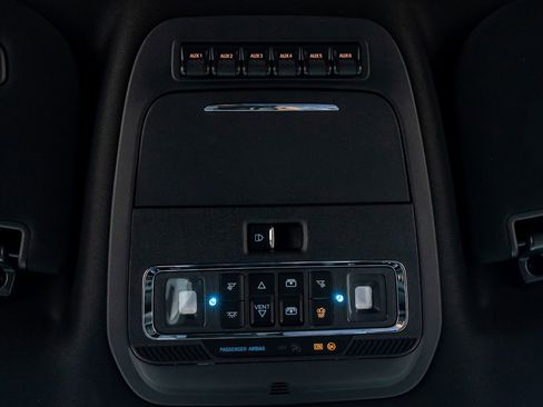 Used 2025 Ford F250 Platinum w/ Tremor Off-Road Package image 30