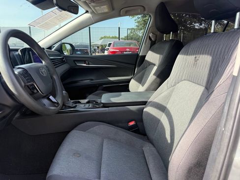 Used 2025 Toyota Camry LE w/ Convenience Package FWD image 9