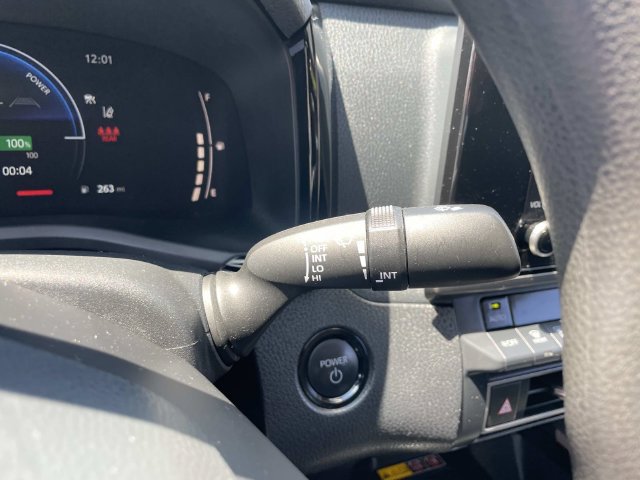 Used 2025 Toyota Camry LE FWD image 31