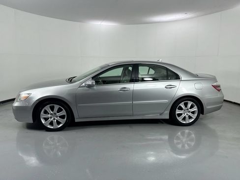Used 2010 Acura RL AWD/4WD image 2