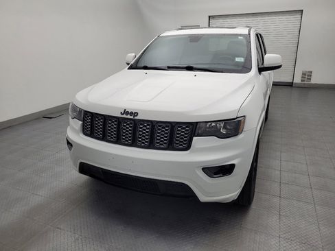 Used 2019 Jeep Grand Cherokee Altitude AWD/4WD image 15