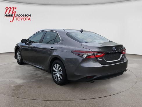 Used 2022 Toyota Camry LE FWD image 14