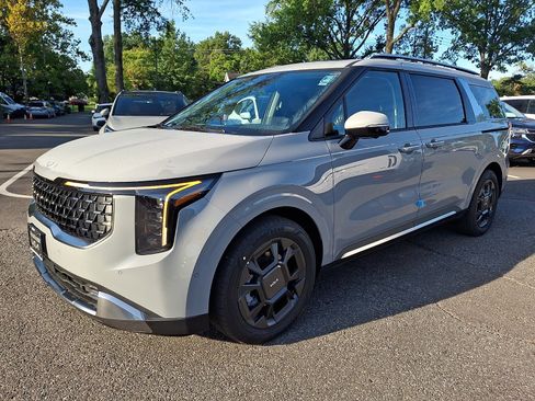 New 2027 Kia Carnival SX FWD image 3