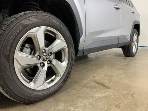 Used 2021 Toyota RAV4 Limited image 2