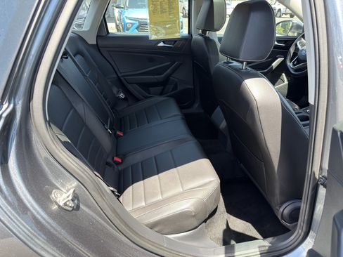 Used 2024 Volkswagen Jetta SE FWD image 12