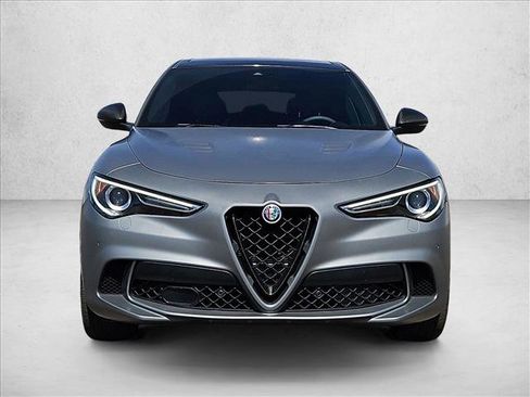Used 2019 Alfa Romeo Stelvio Quadrifoglio image 2
