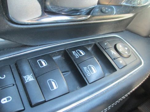 Used 2017 RAM 1500 Limited image 29