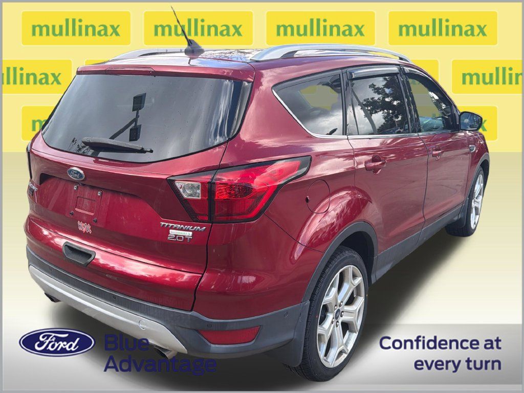 Used 2019 Ford Escape Titanium FWD image 4