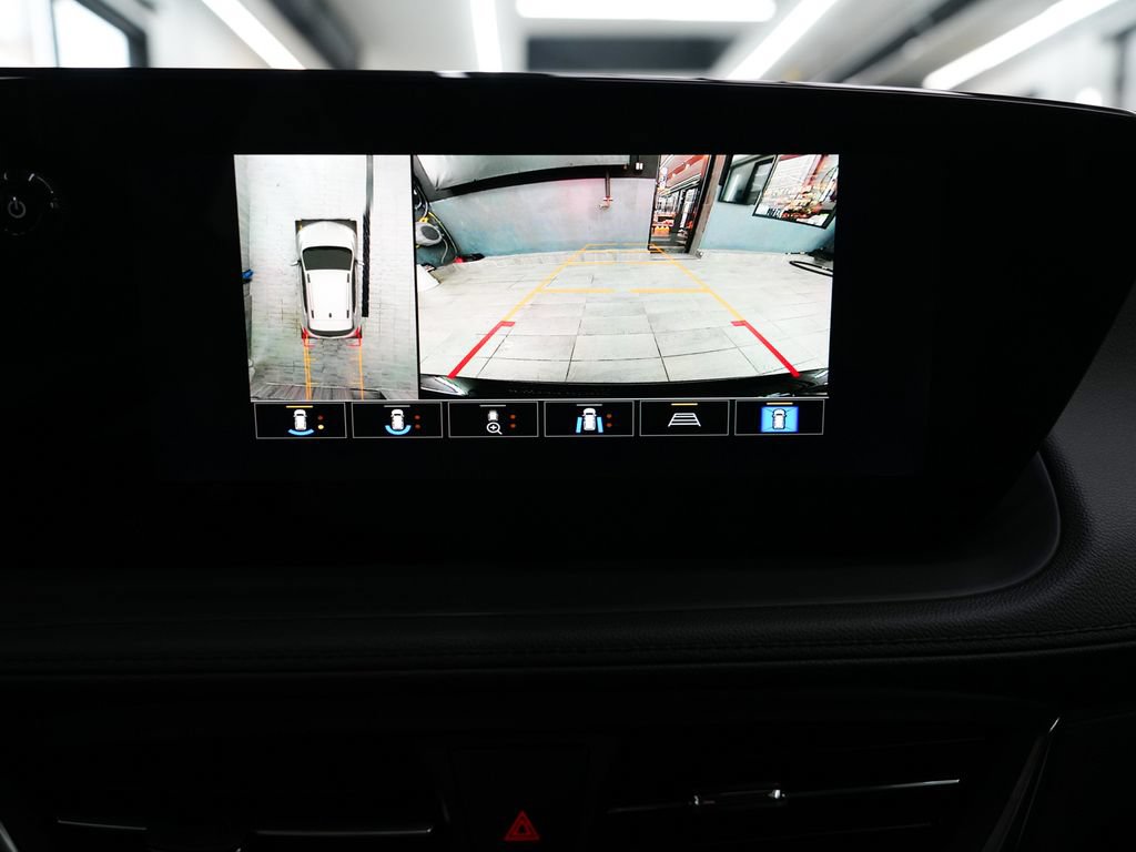 Used 2025 Buick Encore GX Sport Touring w/ Advanced Technology Package AWD/4WD image 18