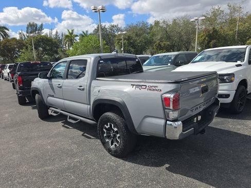 Used 2020 Toyota Tacoma TRD Off-Road image 3