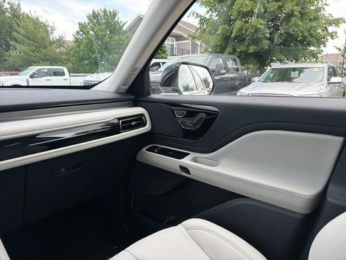 New 2026 Lincoln Aviator AWD image 20