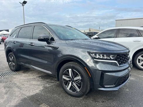 Used 2022 Kia Sorento S FWD image 1