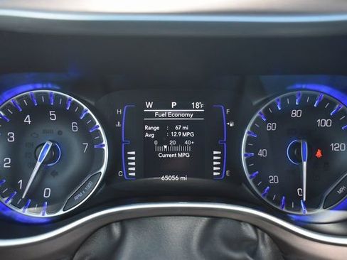 Used 2024 Chrysler Voyager LX image 17