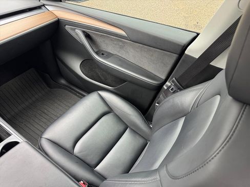 Used 2023 Tesla Model Y Long Range image 15