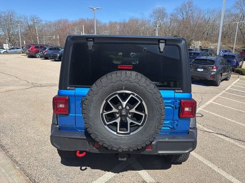 Used 2025 Jeep Wrangler Unlimited Rubicon AWD/4WD image 6