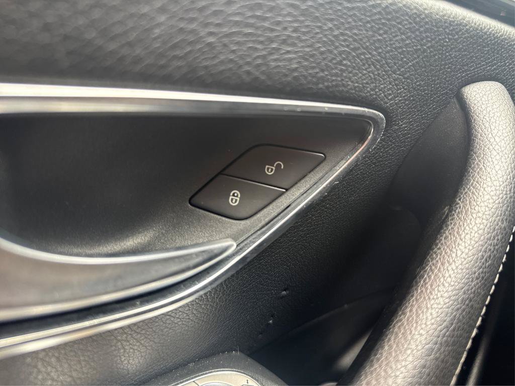 Used 2018 Mercedes-Benz E 300 image 32