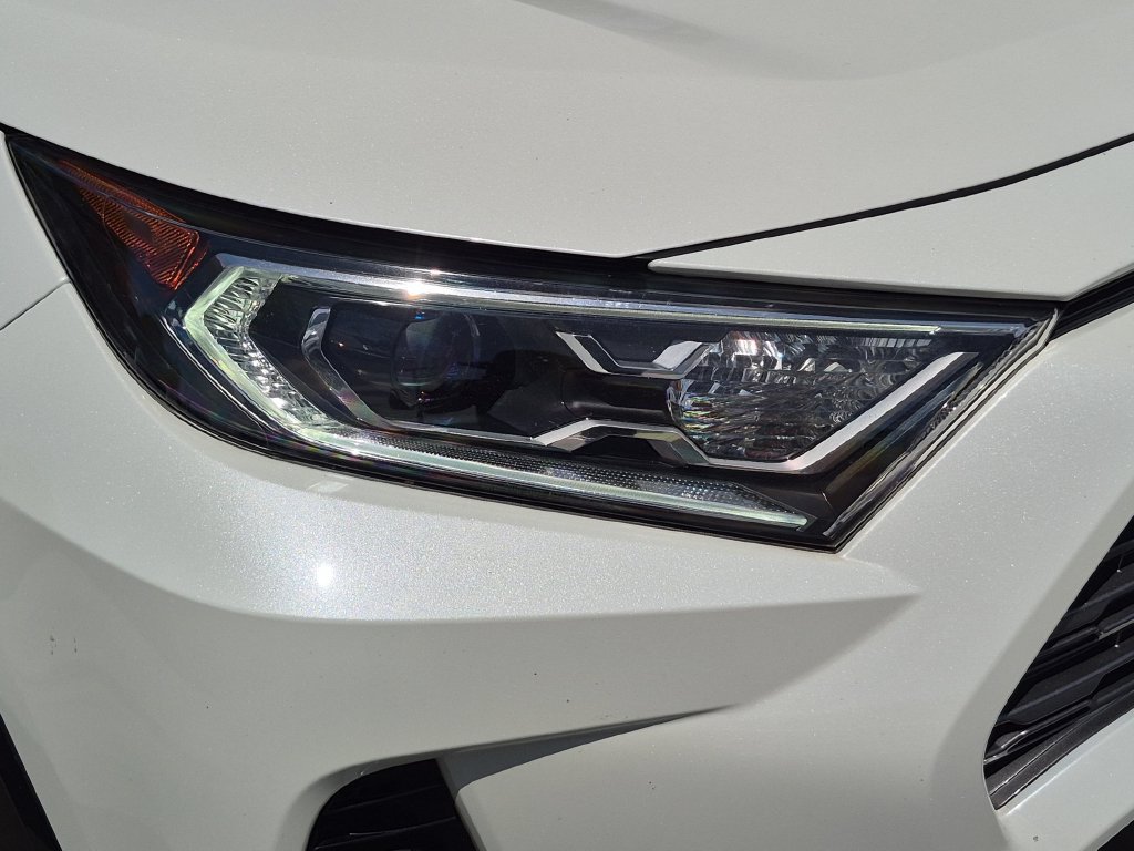 Used 2020 Toyota RAV4 XSE w/ Carpet Mat Package AWD/4WD image 23