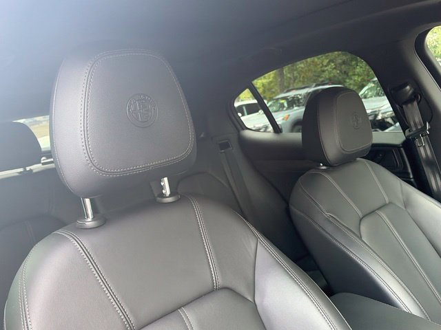 Used 2023 Alfa Romeo Stelvio Ti AWD/4WD image 40