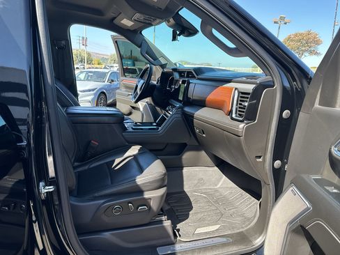 Used 2024 GMC Sierra 2500 Denali w/ Technology Package AWD/4WD image 26